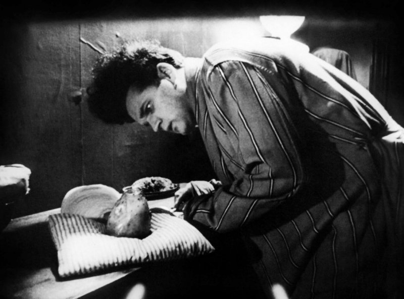 5e616646e625cf25bfdd20ee_eraserhead_Zl366n%20MovieStillsDB.jpg