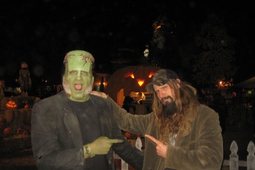 Daniel Roebuck and Rob Zombie on  the set of HALLOWEEN 2.jpg