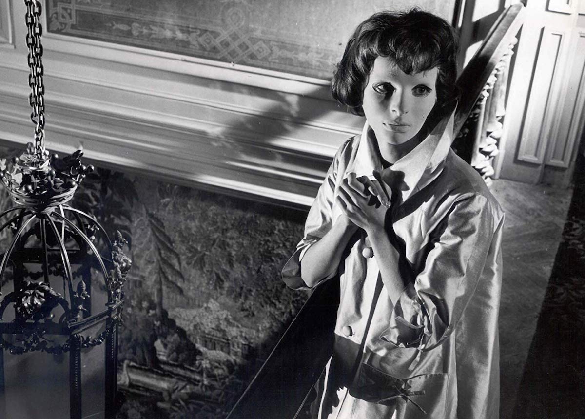Review EYES WITHOUT A FACE